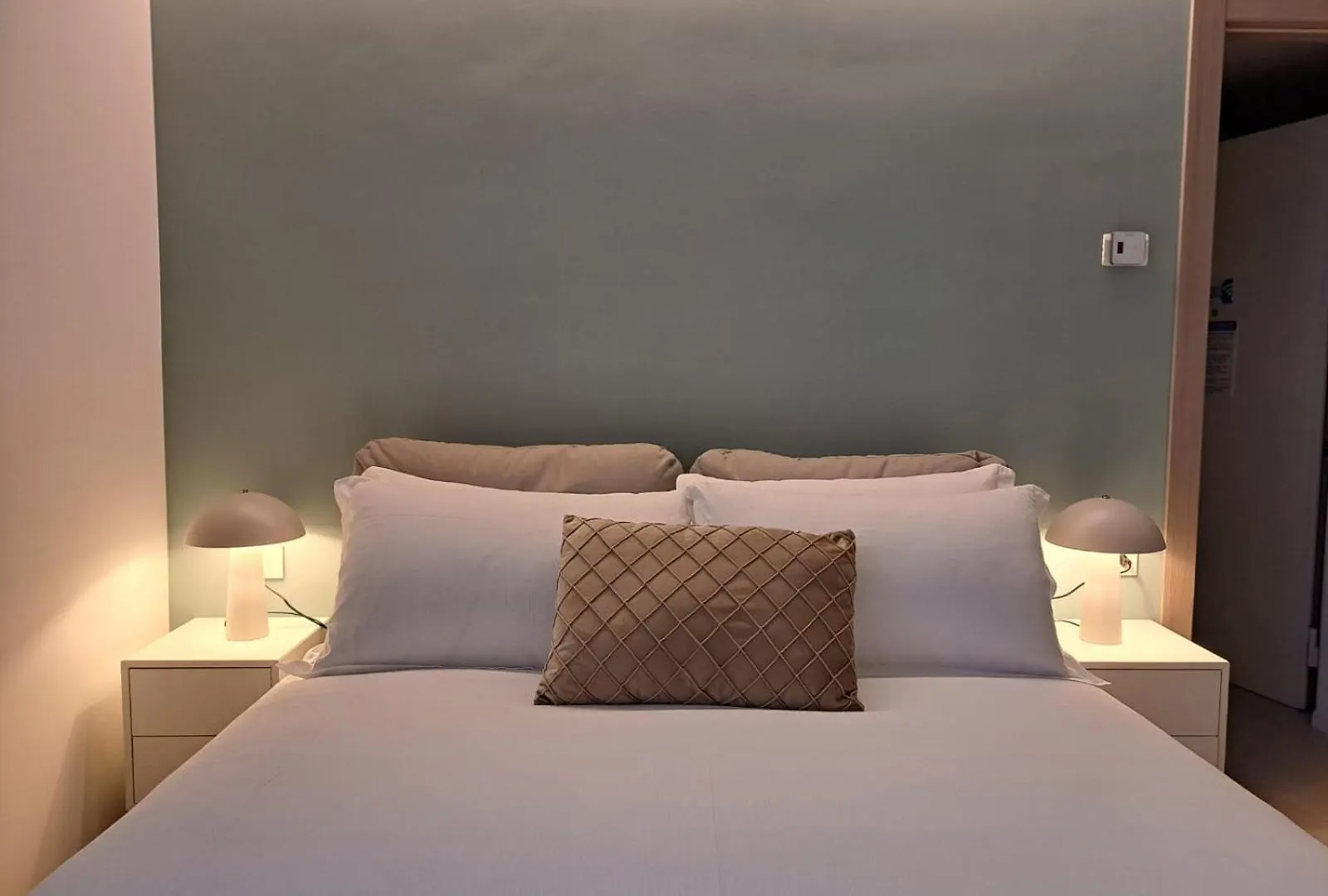 Lario Suite Apartments By Quokka 360 - Close To Como Downtown