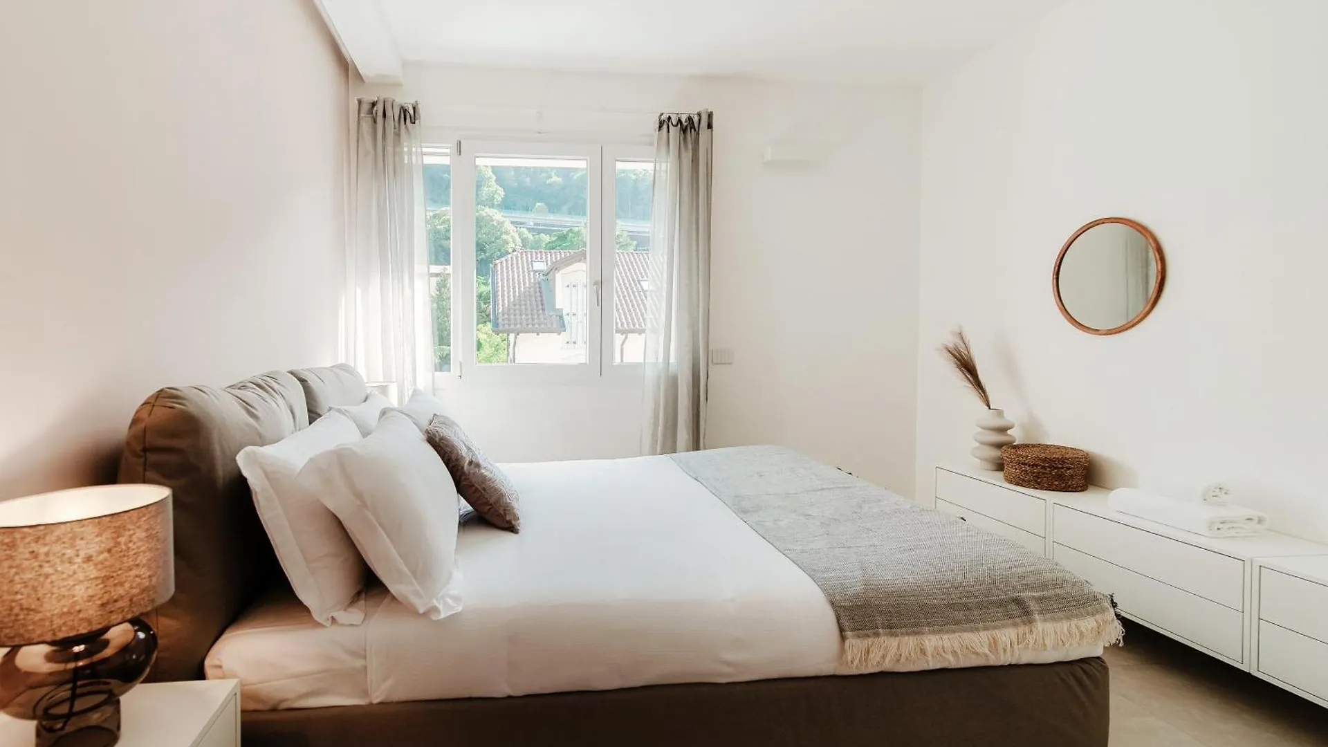 Lario Suite Apartments By Quokka 360 - Close To Como Downtown