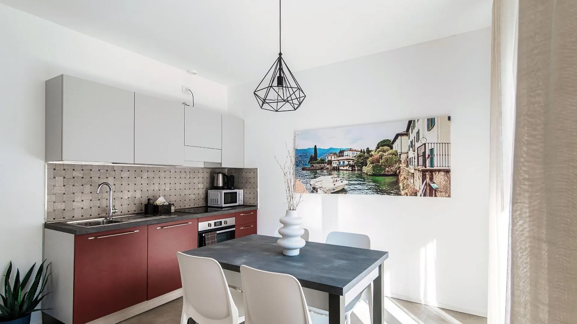 Lario Suite Apartments By Quokka 360 - Close To Como Downtown