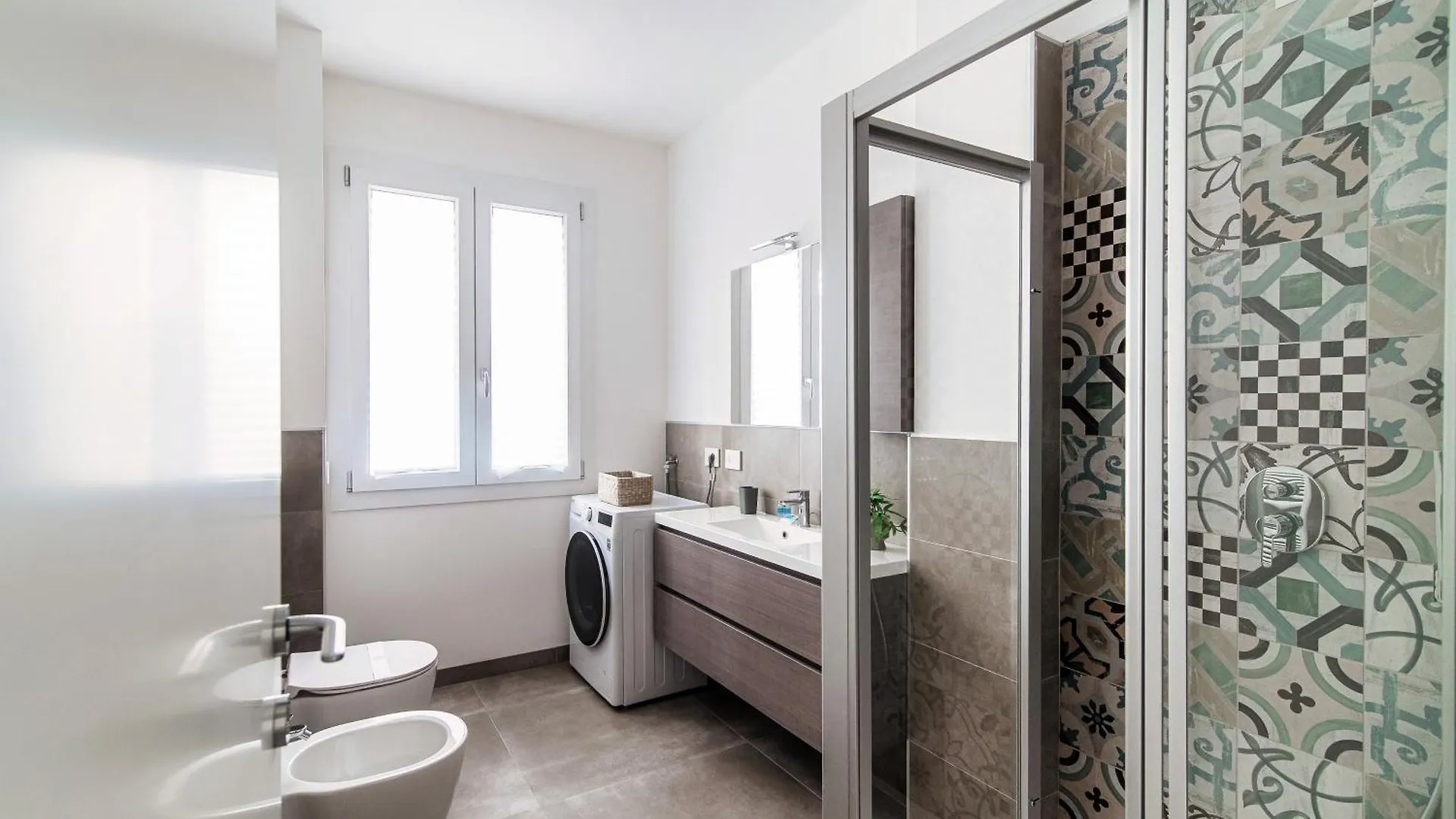 Lario Suite Apartments By Quokka 360 - Close To Como Downtown