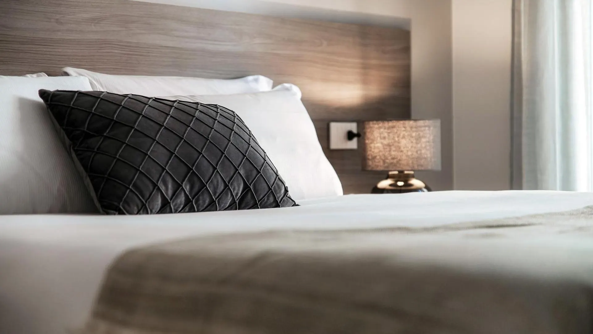 Lario Suite Apartments By Quokka 360 - Close To Como Downtown