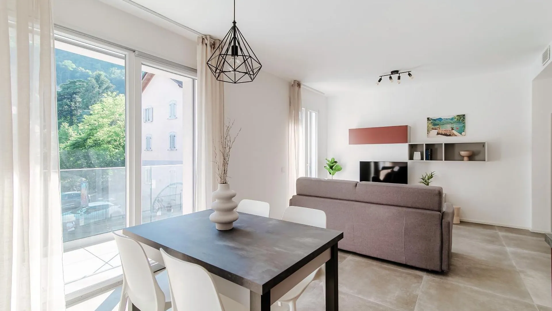 Lario Suite Apartments By Quokka 360 - Close To Como Downtown